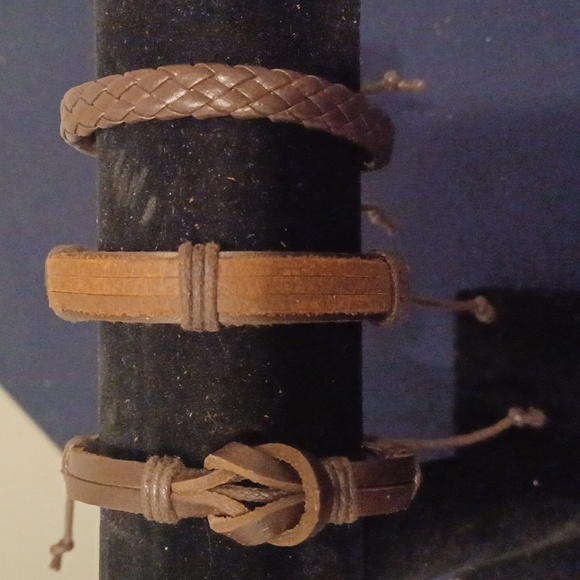 5 Pc. Leather Bracelet NWOT - Picture 2 of 3